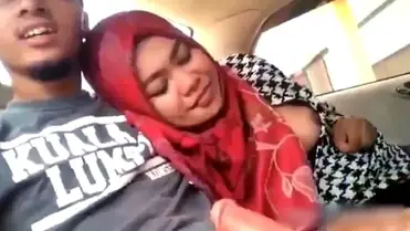Rela Nyepong Sampai Crot Daripada Diputusin Pacar